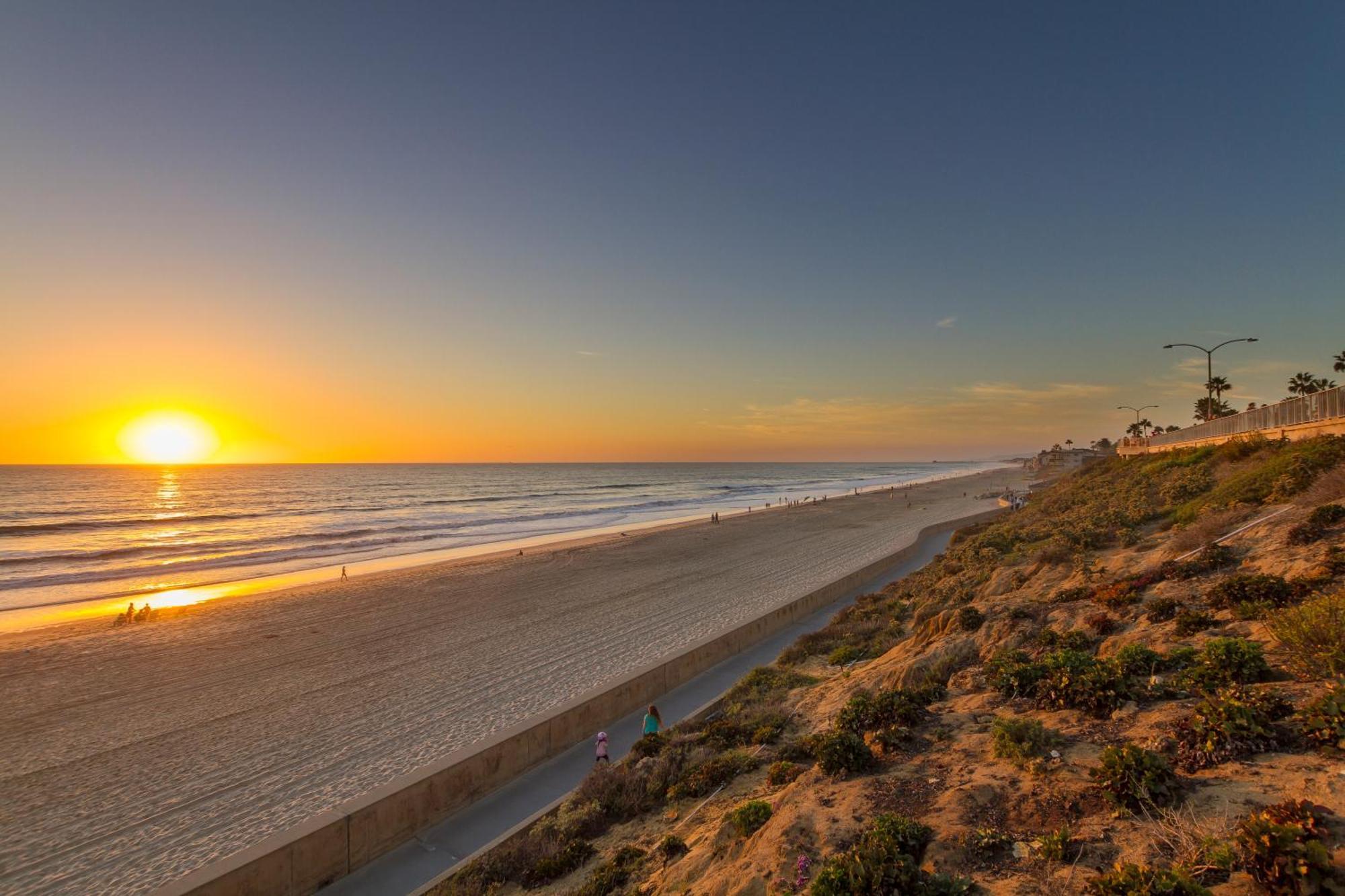 Walk To Beach - Ev Charger - Outdoor Dining - 2Br Villa Carlsbad Exterior photo