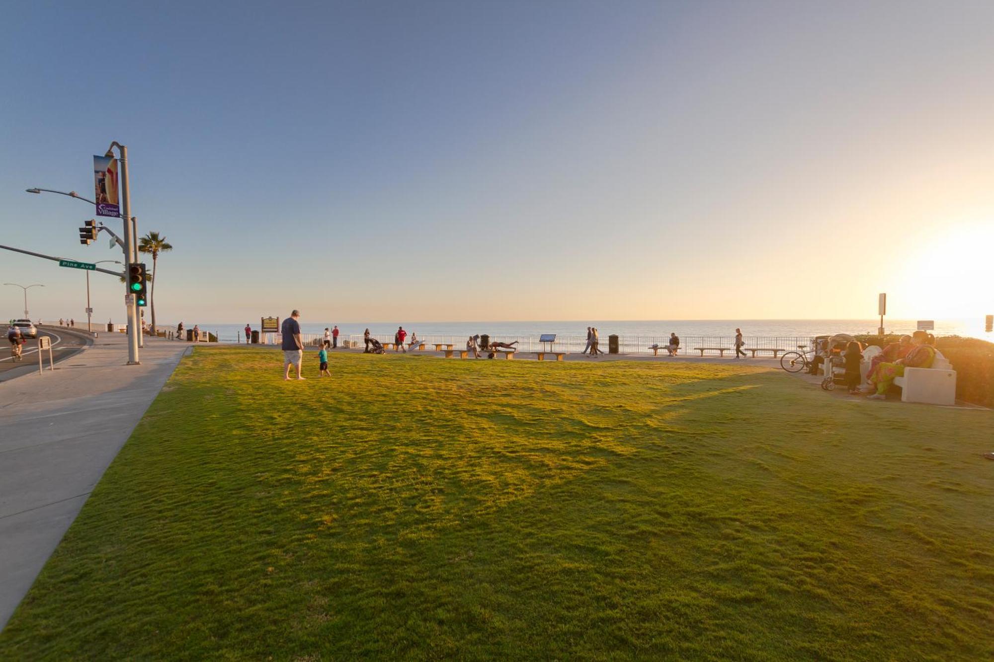 Walk To Beach - Ev Charger - Outdoor Dining - 2Br Villa Carlsbad Exterior photo